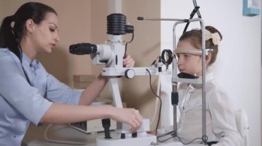 Küçük kızla çalışma düşünülmeli