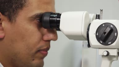 Çalışmalar sırasında erkek doktor