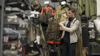 Adam balıkçılık için hazır.