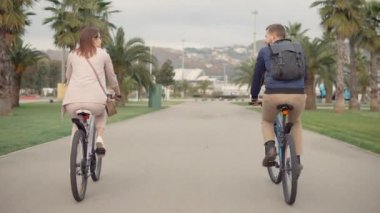 Çift sürme motosiklet.