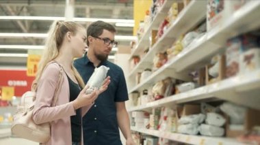 Bakkaliye için çift harcama gün alışveriş.