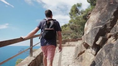 Adam tatil doğa zevk.