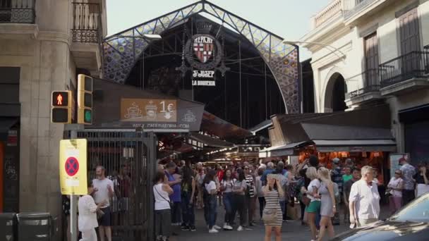 Barcelona, Spanien-september 2018. Basaren La Boqueria. — Stockvideo