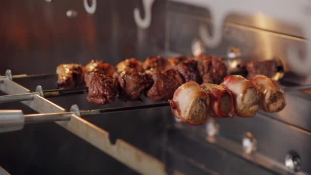 Restaurant kød skål madlavning . – Stock-video
