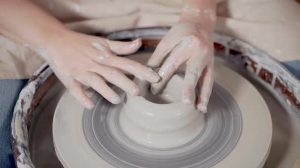 Creatief proces in Potters workshop. — Stockvideo