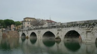 Rimini İtalya'daki Tiberius Roma Köprüsü