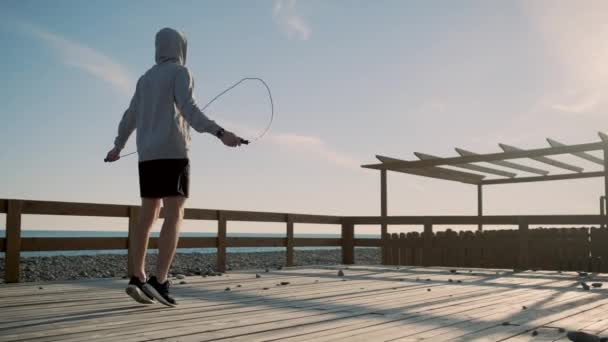 Exercício cardiológico. Treino com salto de corda — Vídeo de Stock