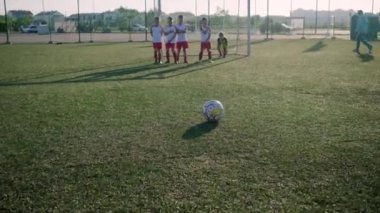 genç çocuklar okul çocukları futbol oyunu becerileri tren