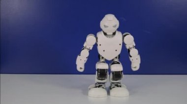 Deneysel robot masada hareket ediyor