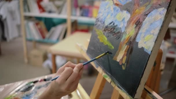 Coups de pinceau sur la peinture de paysage — Video