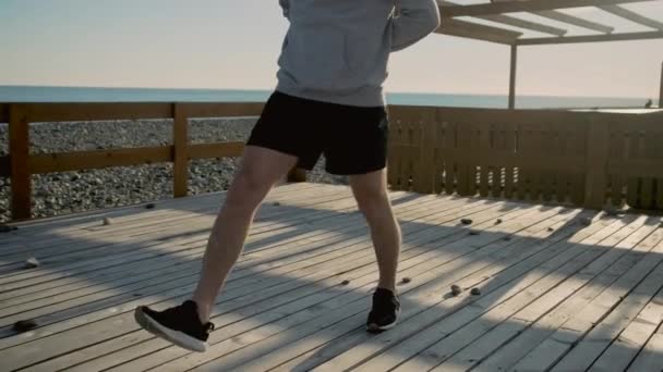 Розігрівати ногами вправи для розтягування ніг — стокове відео