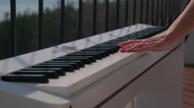 Hadi müzik çalalım.