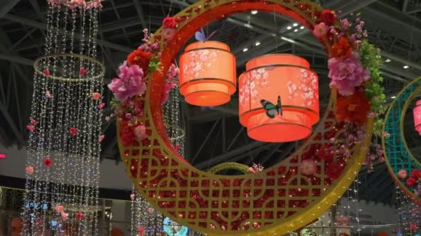 Orientalische Silvesterdekoration im Einkaufszentrum — Stockvideo