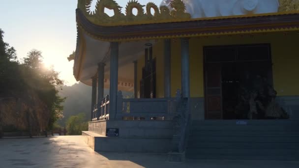 Строительство красивого буддийского храма в пагоды Хо Куок — стоковое видео