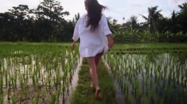 Geçmişe bakmadan ilerlemek