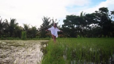 Pirinç tarlalarında keyifli yürüyüşler