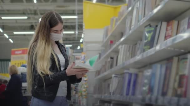People say she is a bookworm — Stock Video