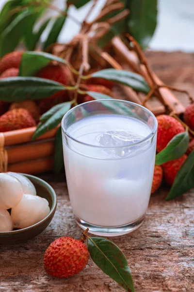 Zoete Lychee Sap Grijze Achtergrond Closeup Van Verse Lychee Sap — Stockfoto