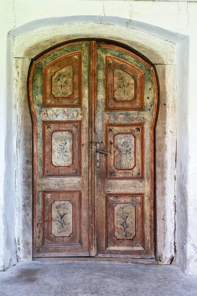 Ancienne Porte Vintage Avec Motifs Fleurs Peintes 1792 — Photo