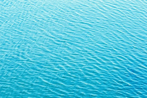 Сияющая Голубая Волнистая Поверхность Воды Рябь Фон Фон — стоковое фото