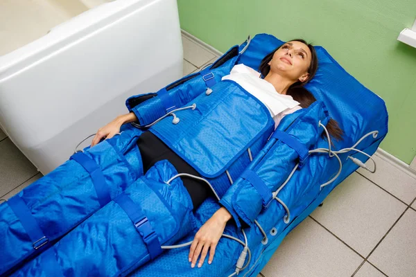 Woman Pressotherapy Suit Lying Having Pressure Therapy Weight Loss Spa — Stock Photo, Image