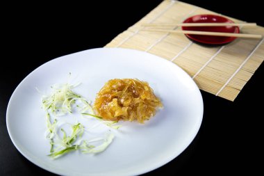 pirinç ile japon gıda lezzetli somon uramaki suşi