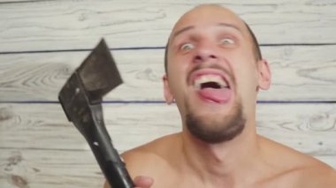 Kapalı mekanda baltalı saldırgan manyak bir katil.