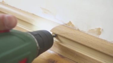 Tornavida süpürgelik sökülmesi mahvoldu