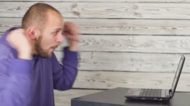 bir futbol maçı internet ortamında adam - futbol fan, saatler