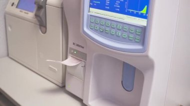 Tıbbi Laboratuvar test cihazları kan