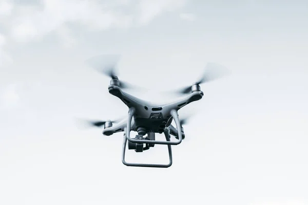 Uav Quadcopter Underslung Digital Camera Filming Online Broadcast White Flying — Stock Photo, Image