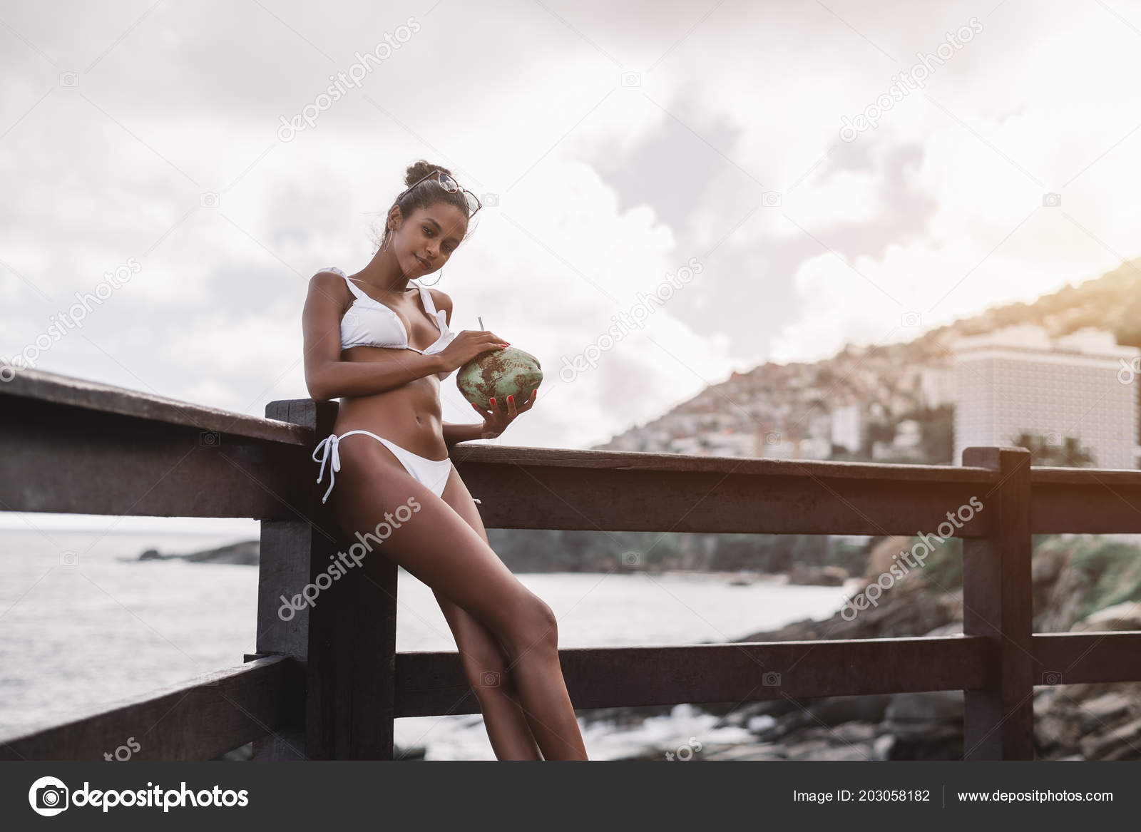 Mladá sexy černá dívka