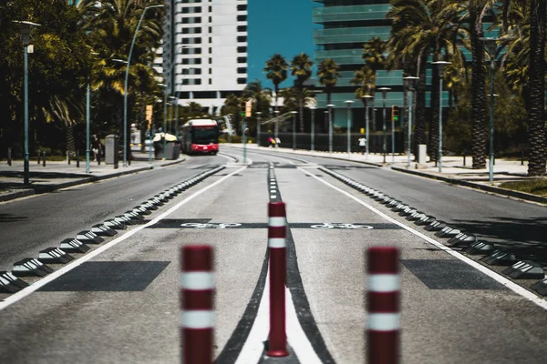 Stadtansicht Mit Geringer Schärfentiefe Einer Modernen Stadtstraße Barcelona Mit Fahrradmarkierung — Stockfoto