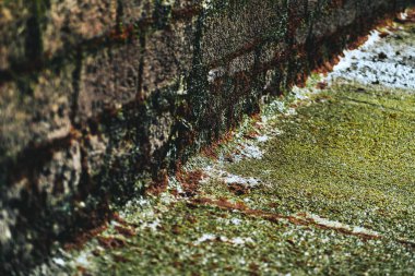 Zemin ve duvar dokusu bir iskele üzerinde