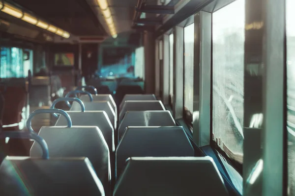 Im Inneren einer leeren S-Bahn — Stockfoto