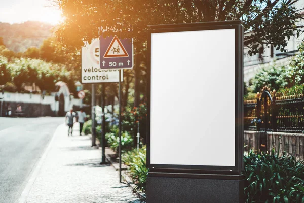 Pusty plakat na zewnątrz makieta — Zdjęcie stockowe