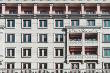 Çok katlı bina cephesi, Moskova