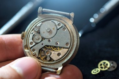 The process of repair of mechanical watches