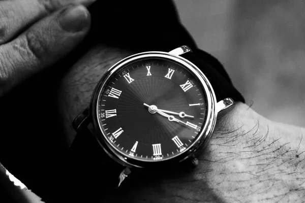 Nice Buissiness Watches Man Wrist — Stock Photo, Image