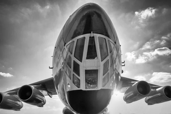 Αεροπλάνο Στον Ουρανό Τεράστιο Αεροπλάνο Σύννεφα — Φωτογραφία Αρχείου