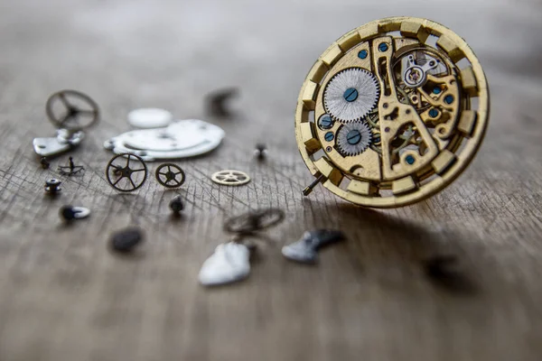 Horlogemaker Repareert Mechanische Horloges Zijn Werkplaats — Stockfoto