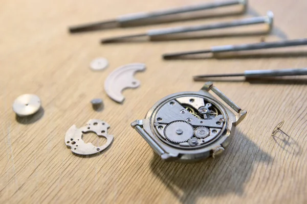 Horlogemaker Repareert Een Vintage Automatisch Horloge — Stockfoto