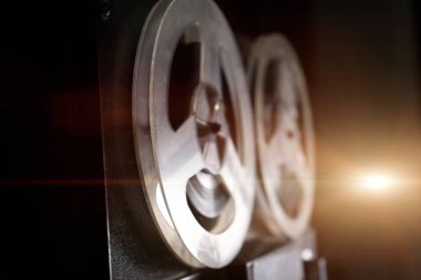 Klasik teyp retroder müzik çalıyor