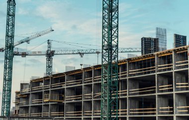 İnşaat, bir sürü inşaat ekipmanı.