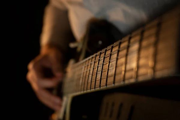 Guy Plays Melody Stage Close — Stock Photo, Image