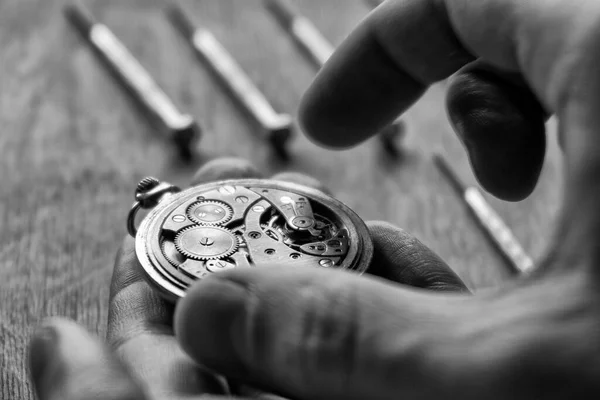 Uhrmacherwerkstatt Mechanische Uhrenreparatur — Stockfoto