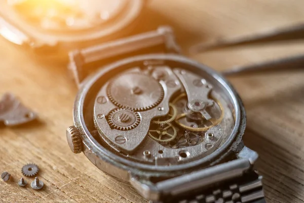 Taller Relojero Reparación Relojes Mecánicos —  Fotos de Stock