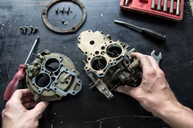 Makine parçalarının özel araçlarla onarım süreci