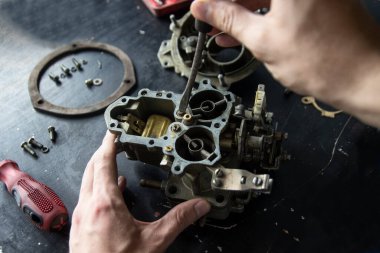 Makine parçalarının özel araçlarla onarım süreci