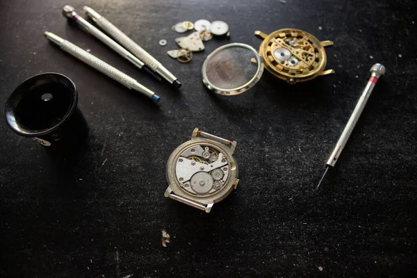 Réparation Montres Mécaniques Atelier Horloger — Photo